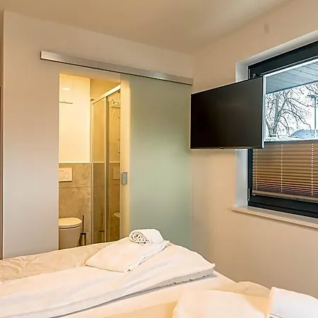 Appealing With Shared Sauna Hotel 2*